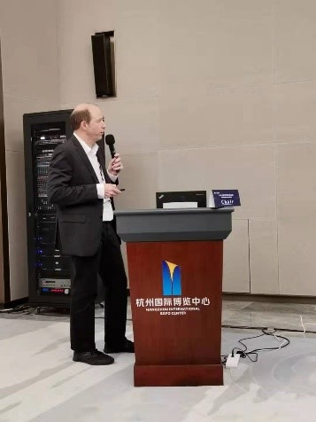 Gerd Ehret做特邀报告.jpg